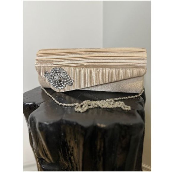 Womens Pleated Evening Clutch Bag Silver Brooch Size M Beige - Picture 3 of 3